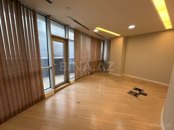 10 otaqlı Ofis, Bakmil m., Bakı