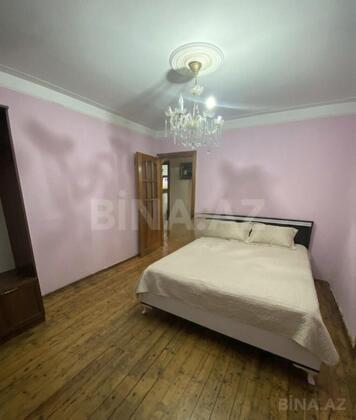 3 otaqlı Köhnə tikili, Qara Qarayev m., Bakı