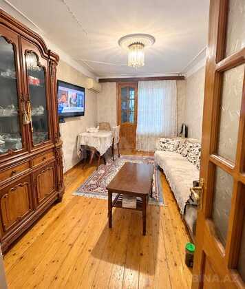3 otaqlı Köhnə tikili, Qara Qarayev m., Bakı
