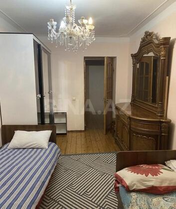 3 otaqlı Köhnə tikili, Qara Qarayev m., Bakı