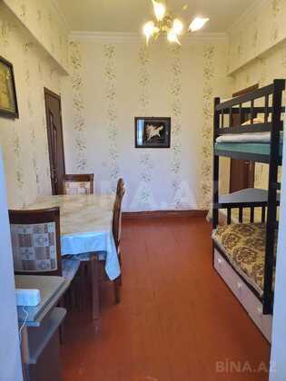 3 otaqlı Köhnə tikili, 28 May m., Bakı