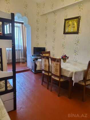3 otaqlı Köhnə tikili, 28 May m., Bakı