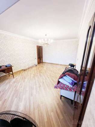 4 otaqlı Köhnə tikili, Azadlıq Prospekti m., Bakı