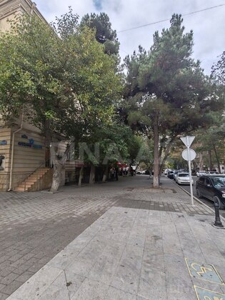 2 otaqlı Köhnə tikili, Elmlər Akademiyası m., Bakı