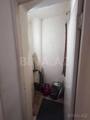 3 otaqlı Köhnə tikili, Elmlər Akademiyası m., Bakı