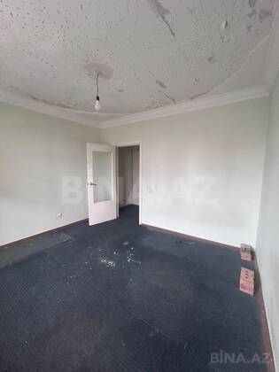 3 otaqlı Köhnə tikili, Elmlər Akademiyası m., Bakı