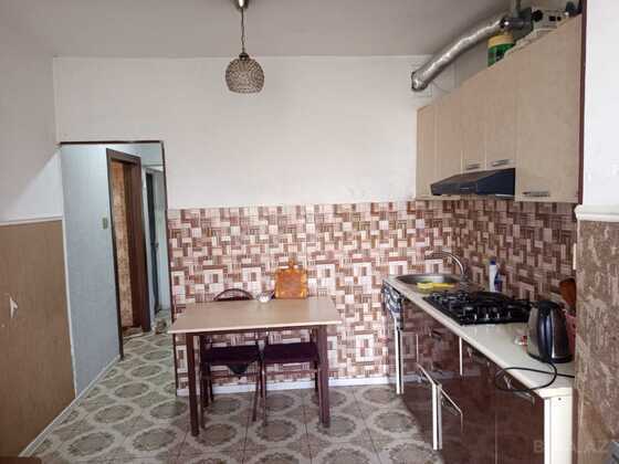 2 otaqlı Köhnə tikili, Qara Qarayev m., Bakı