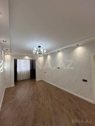 3 otaqlı Köhnə tikili, Qara Qarayev m., Bakı