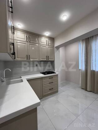 3 otaqlı Köhnə tikili, Qara Qarayev m., Bakı