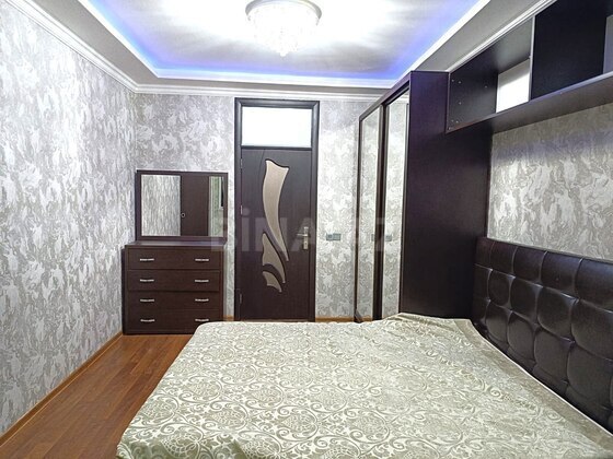 2 otaqlı Köhnə tikili, Bakıxanov q., Bakı