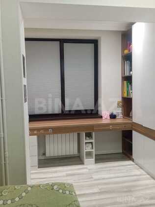 3 otaqlı Köhnə tikili, Elmlər Akademiyası m., Bakı