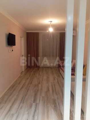 3 otaqlı Köhnə tikili, Elmlər Akademiyası m., Bakı