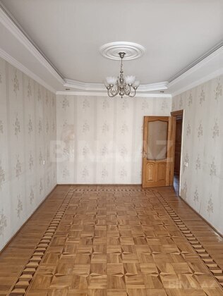 3 otaqlı Köhnə tikili, Memar Əcəmi m., Bakı