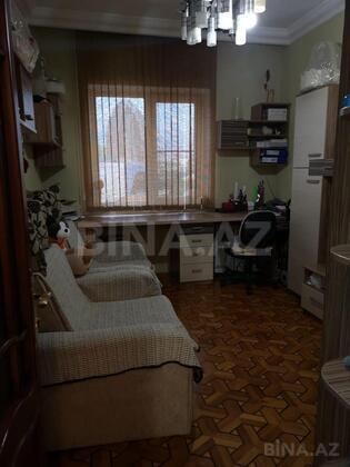 3 otaqlı Köhnə tikili, Şah İsmayıl Xətai m., Bakı