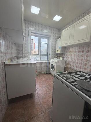 4 otaqlı Köhnə tikili, Elmlər Akademiyası m., Bakı