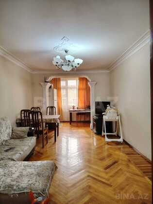 3 otaqlı Köhnə tikili, Elmlər Akademiyası m., Bakı