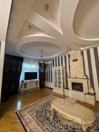 7 otaqlı Həyət evi/Bağ evi, Badamdar q., Bakı