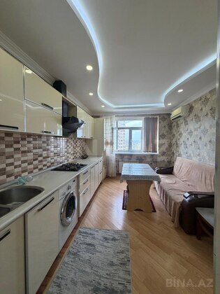 3 otaqlı Köhnə tikili, Əhmədli m., Bakı