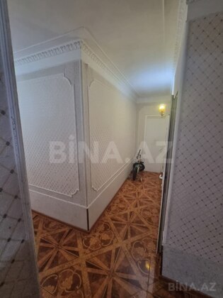 3 otaqlı Köhnə tikili, Elmlər Akademiyası m., Bakı