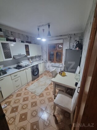 3 otaqlı Köhnə tikili, Elmlər Akademiyası m., Bakı