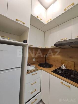 1 otaqlı Köhnə tikili, Nizami m., Bakı