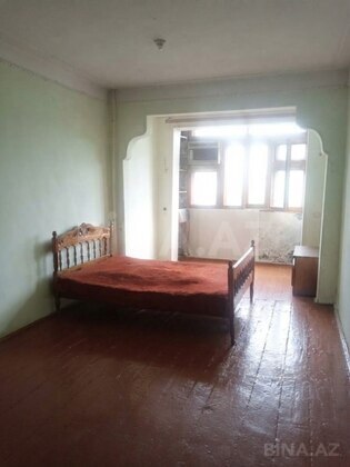 4 otaqlı Köhnə tikili, Əhmədli m., Bakı
