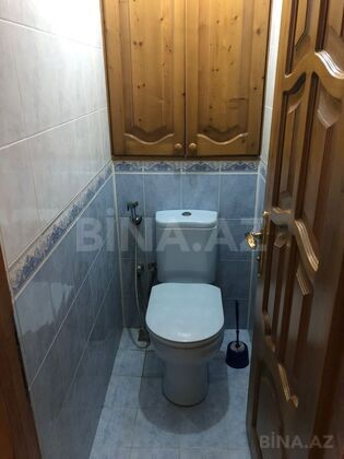 3 otaqlı Köhnə tikili, Şah İsmayıl Xətai m., Bakı