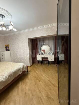3 otaqlı Köhnə tikili, Memar Əcəmi m., Bakı