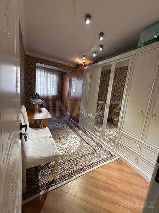 3 otaqlı Köhnə tikili, Qara Qarayev m., Bakı