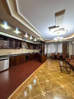 6 otaqlı Yeni tikili, Nizami m., Bakı