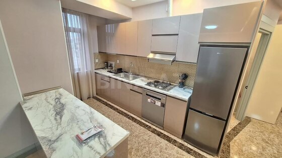 3 otaqlı Yeni tikili, Şah İsmayıl Xətai m., Bakı