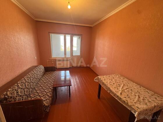 3 otaqlı Köhnə tikili, Bakıxanov q., Bakı