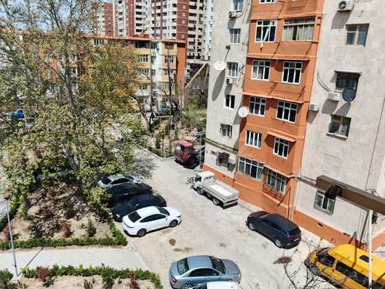4 otaqlı Köhnə tikili, Neftçilər m., Bakı