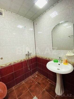 4 otaqlı Köhnə tikili, Xalqlar Dostluğu m., Bakı