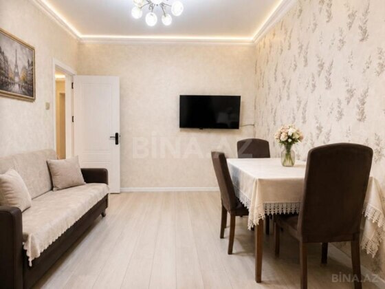 3 otaqlı Köhnə tikili, Əhmədli m., Bakı