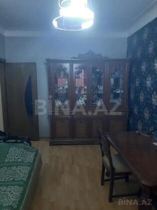 4 otaqlı Köhnə tikili, Memar Əcəmi m., Bakı