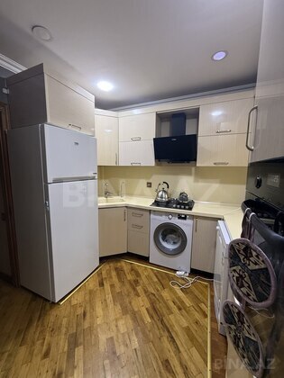 4 otaqlı Köhnə tikili, Qaraçuxur q., Bakı