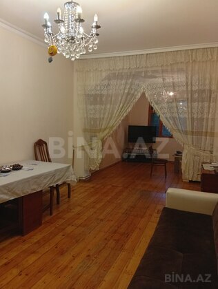 4 otaqlı Köhnə tikili, Azadlıq Prospekti m., Bakı