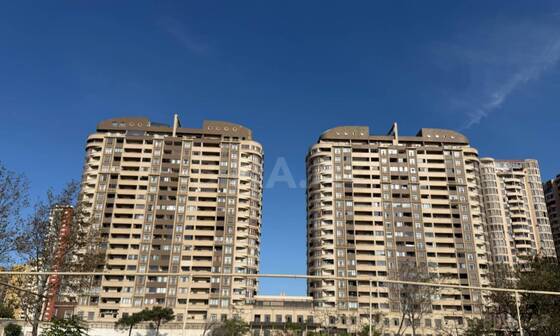 3 otaqlı Yeni tikili, Şah İsmayıl Xətai m., Bakı