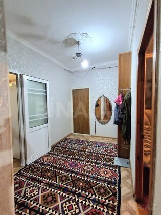 5 otaqlı Köhnə tikili, Xalqlar Dostluğu m., Bakı