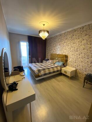 3 otaqlı Köhnə tikili, Bakıxanov q., Bakı