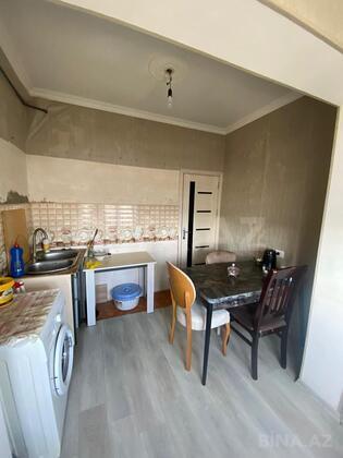 3 otaqlı Köhnə tikili, Bakıxanov q., Bakı