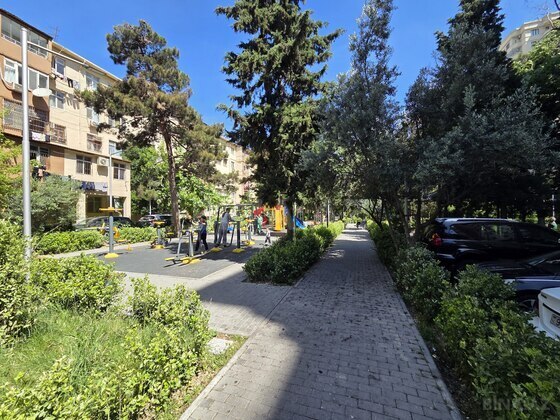 2 otaqlı Köhnə tikili, Azadlıq Prospekti m., Bakı