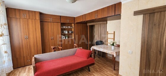 2 otaqlı Köhnə tikili, Elmlər Akademiyası m., Bakı