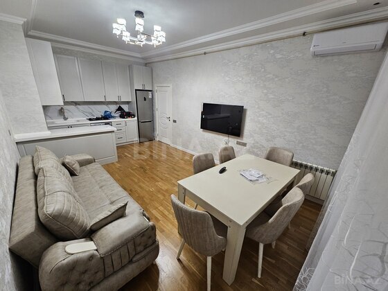 3 otaqlı Yeni tikili, Qara Qarayev m., Bakı