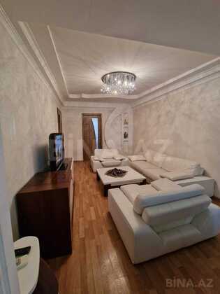 3 otaqlı Köhnə tikili, İnşaatçılar m., Bakı