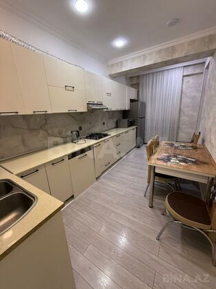 3 otaqlı Yeni tikili, İnşaatçılar m., Bakı