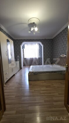 3 otaqlı Köhnə tikili, Bakıxanov q., Bakı
