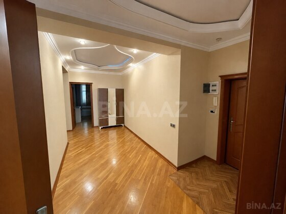 3 otaqlı Yeni tikili, İnşaatçılar m., Bakı