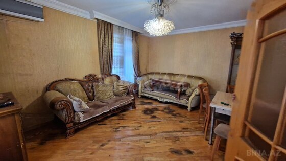 3 otaqlı Köhnə tikili, Elmlər Akademiyası m., Bakı